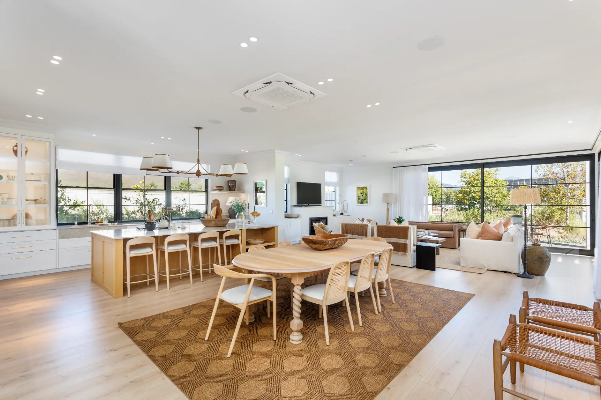 Luxury Properties on Val de Vie Estate – Distinguished eight-bedroom ...